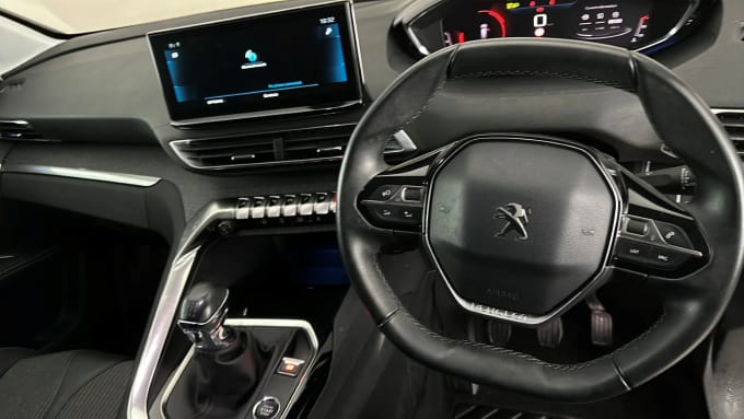 2021 Peugeot 5008