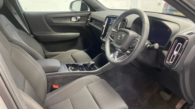 2024 Volvo C40