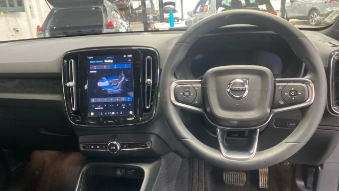 2024 Volvo C40