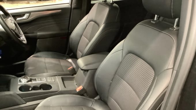 2022 Ford Kuga