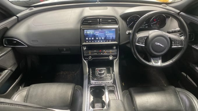 2019 Jaguar Xe