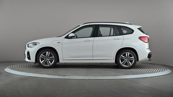 2022 BMW X1