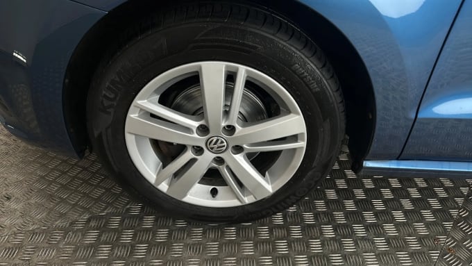2017 Volkswagen Polo