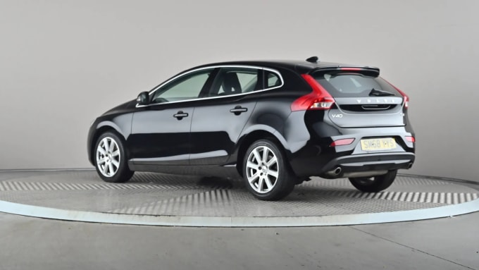 2019 Volvo V40