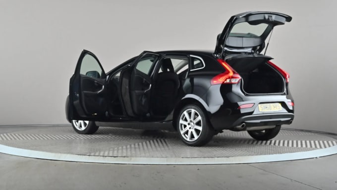 2019 Volvo V40