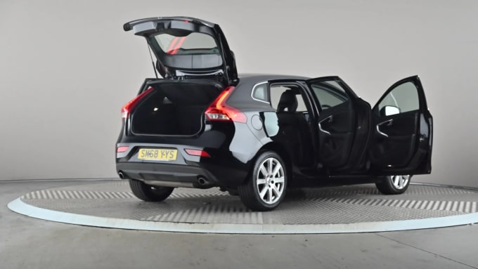 2019 Volvo V40