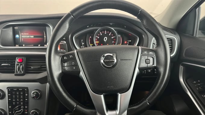 2019 Volvo V40