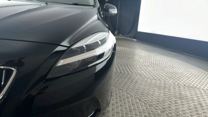 2019 Volvo V40