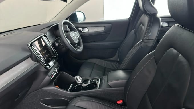 2022 Volvo Xc40