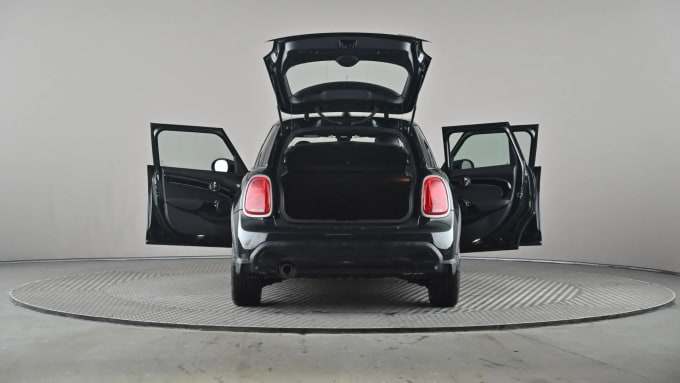 2023 Mini Hatch