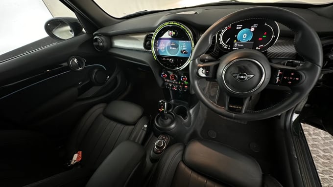 2023 Mini Hatch