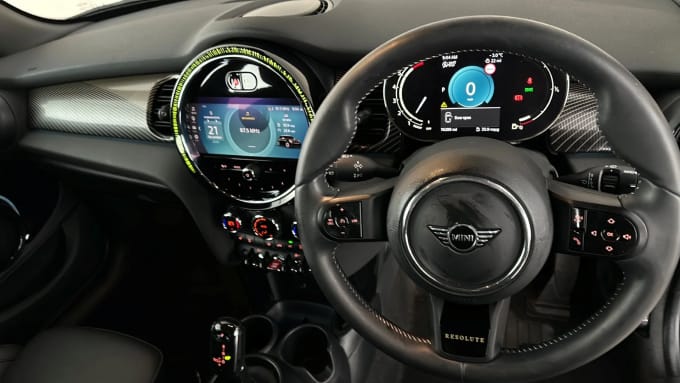 2023 Mini Hatch