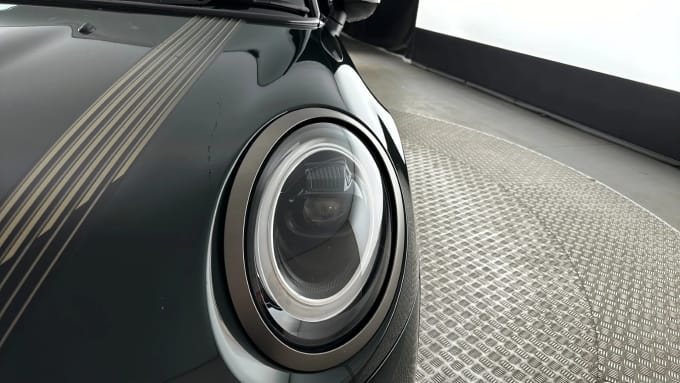 2023 Mini Hatch