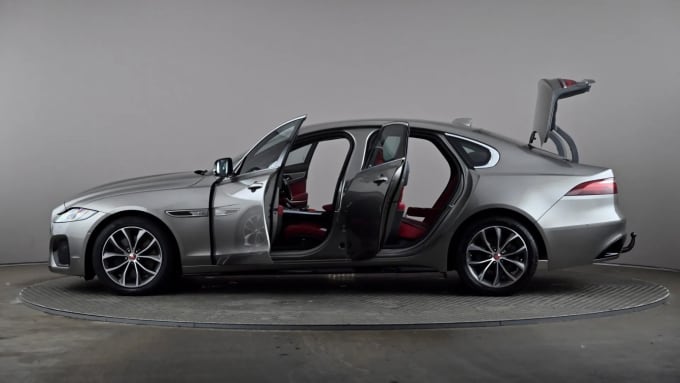 2021 Jaguar Xf