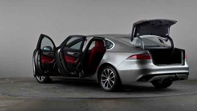 2021 Jaguar Xf