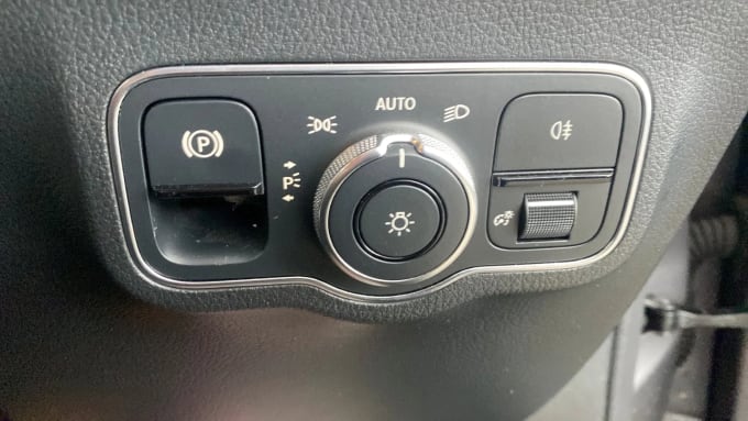 2022 Mercedes-benz Eqa