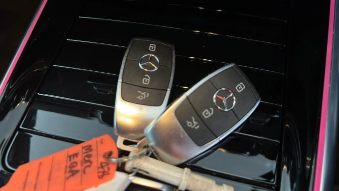 2022 Mercedes-benz Eqa
