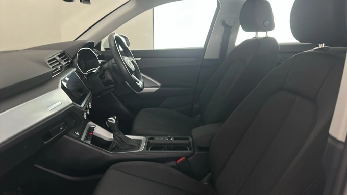 2022 Audi Q3