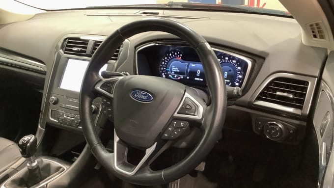 2020 Ford Mondeo