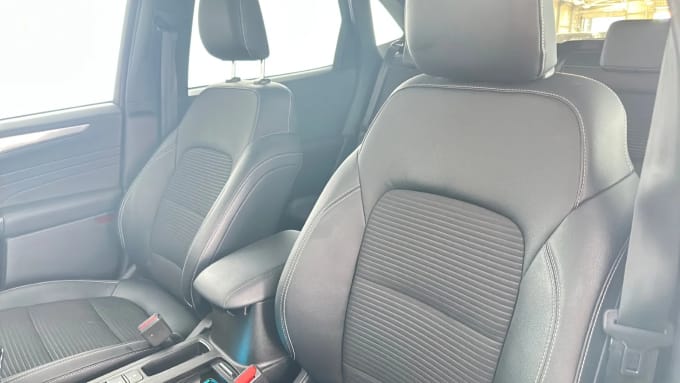 2022 Ford Kuga