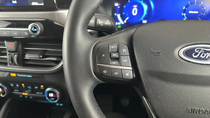 2022 Ford Kuga