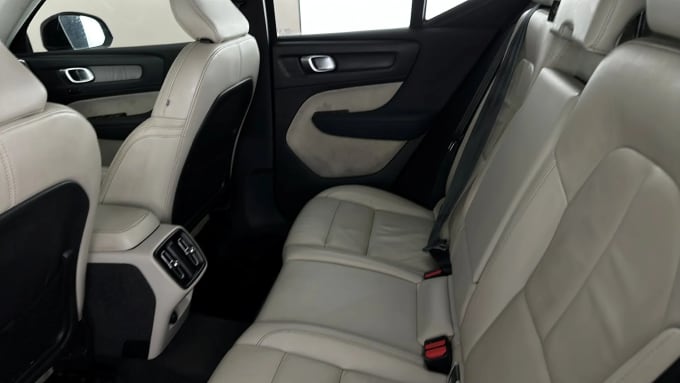 2021 Volvo Xc40
