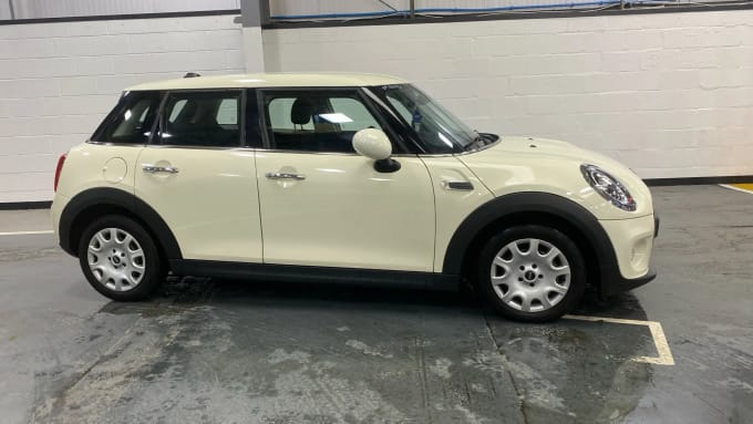 2019 Mini Hatch