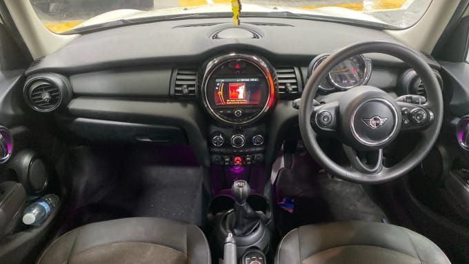 2019 Mini Hatch