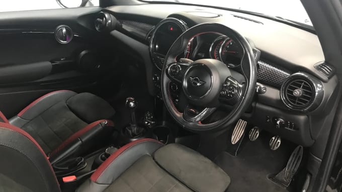 2018 Mini Hatch