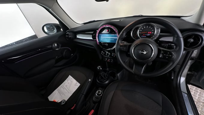 2022 Mini Hatch