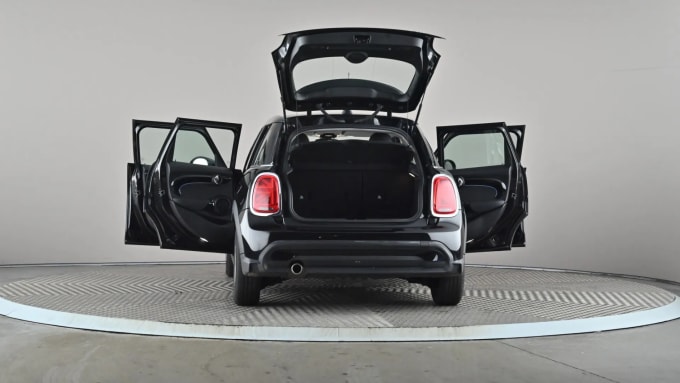 2022 Mini Hatch