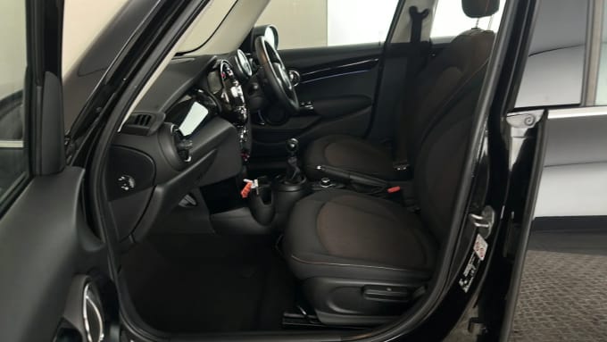 2022 Mini Hatch