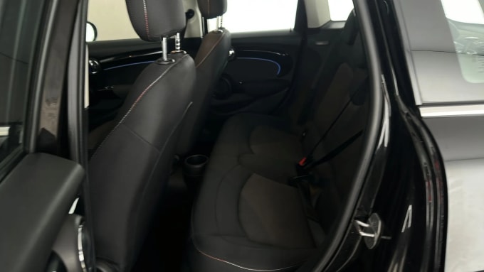 2022 Mini Hatch