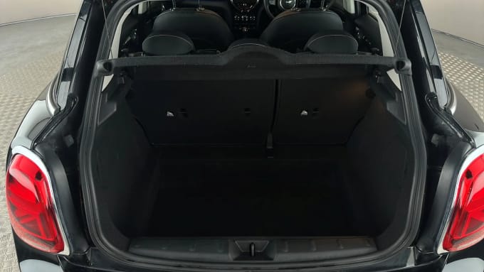 2022 Mini Hatch