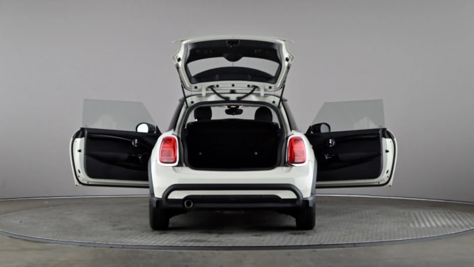 2021 Mini Hatch