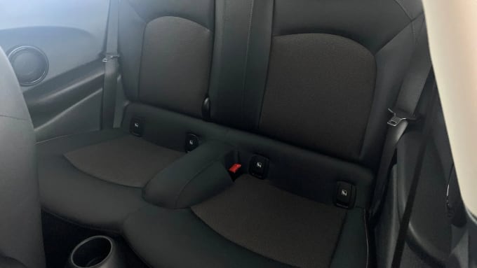 2021 Mini Hatch
