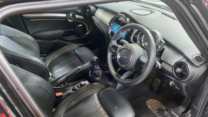 2021 Mini Hatch