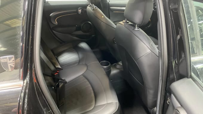 2021 Mini Hatch