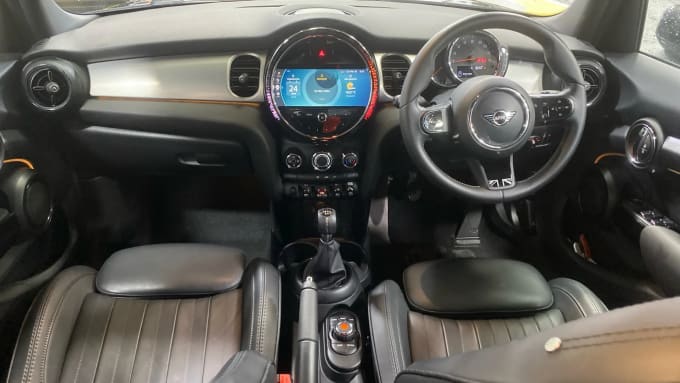 2021 Mini Hatch