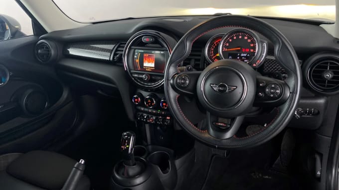 2018 Mini Hatch