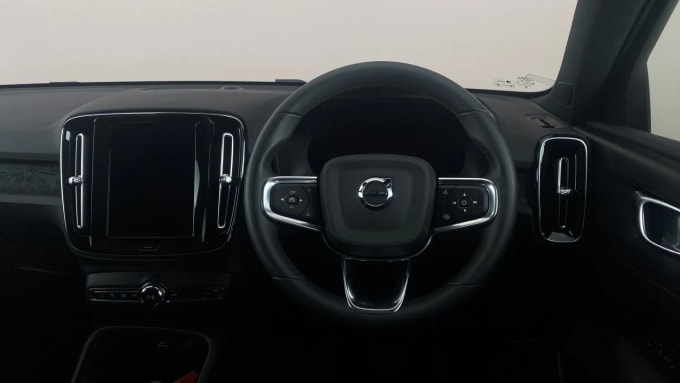 2023 Volvo C40