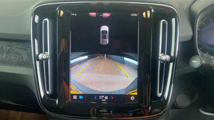 2023 Volvo C40