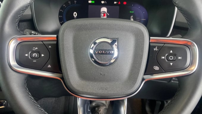 2023 Volvo C40