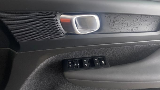 2023 Volvo C40