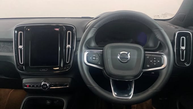2023 Volvo C40