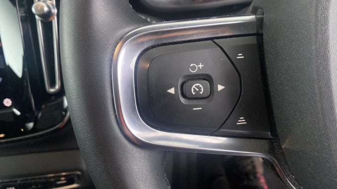 2023 Volvo C40