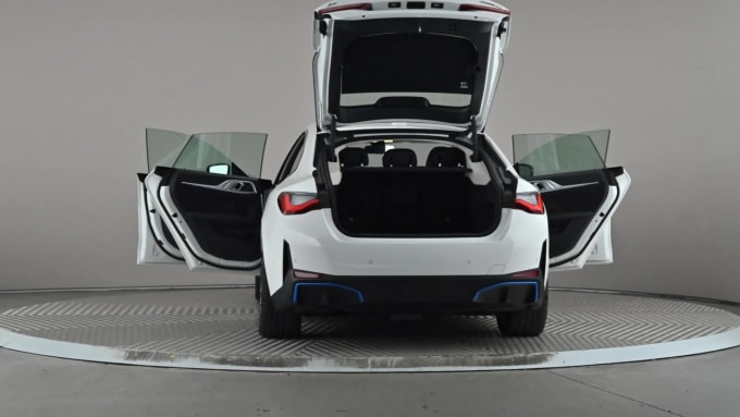 2024 BMW I4