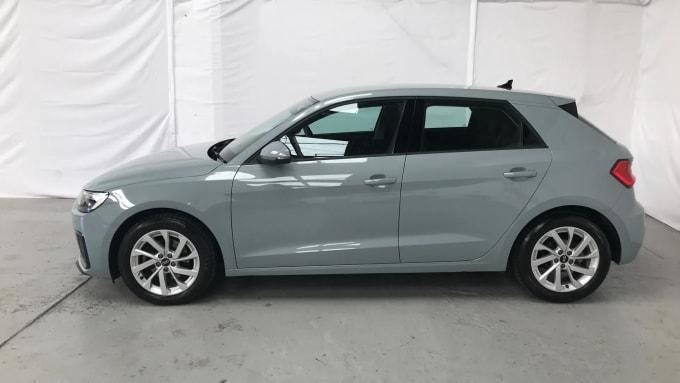 2022 Audi A1