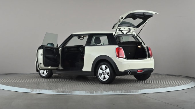 2021 Mini Hatch