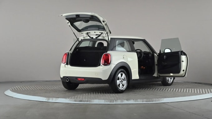 2021 Mini Hatch